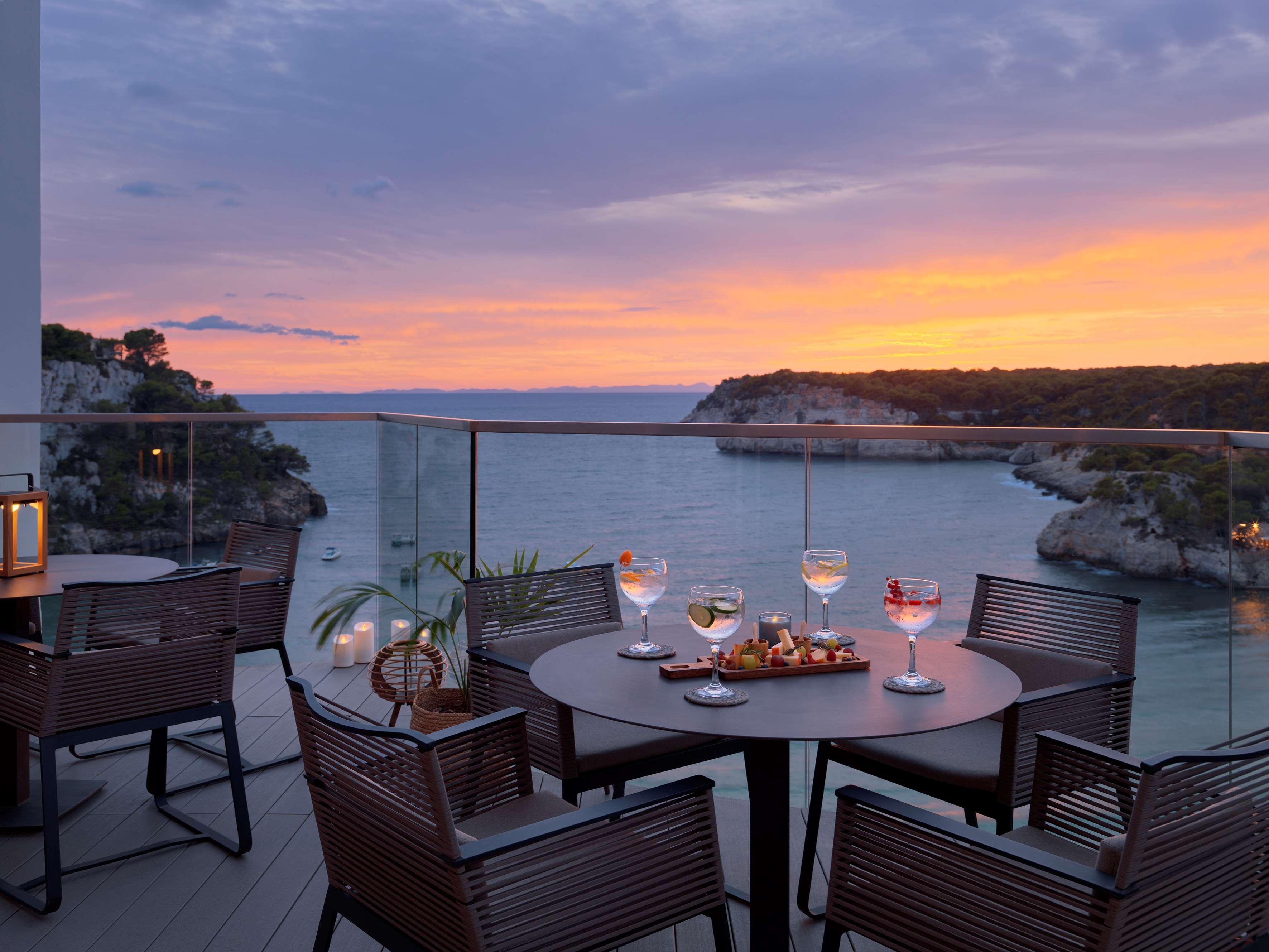 Melia Cala Galdana Hotel Cala Galdana  Exterior foto Sunset at the hotel