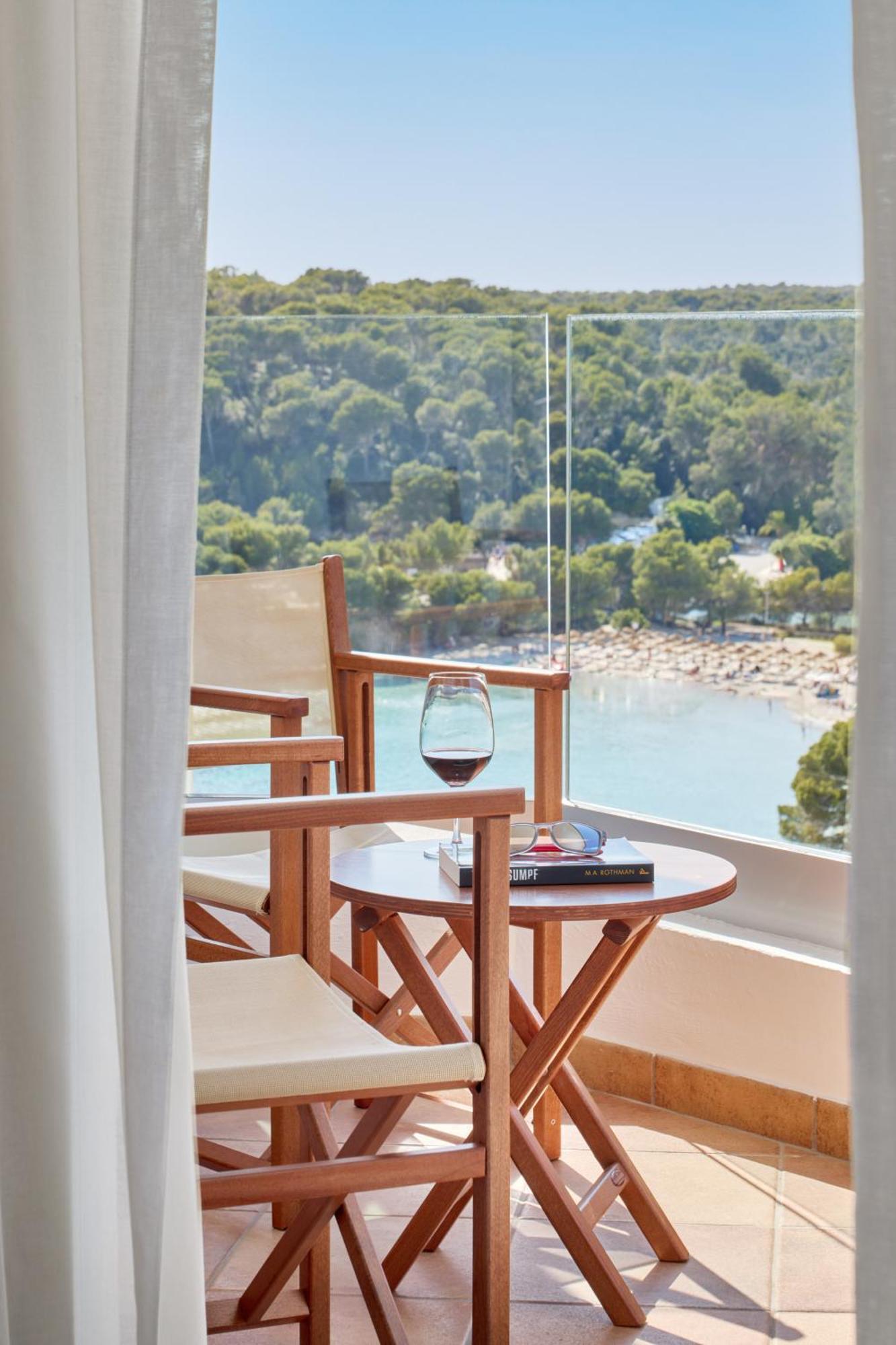 Melia Cala Galdana Hotel Cala Galdana  Exterior foto A view from a suite at the hotel