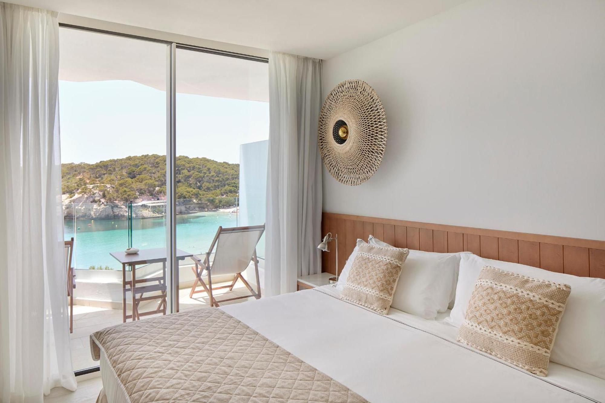 Melia Cala Galdana Hotel Cala Galdana  Exterior foto A room at the hotel