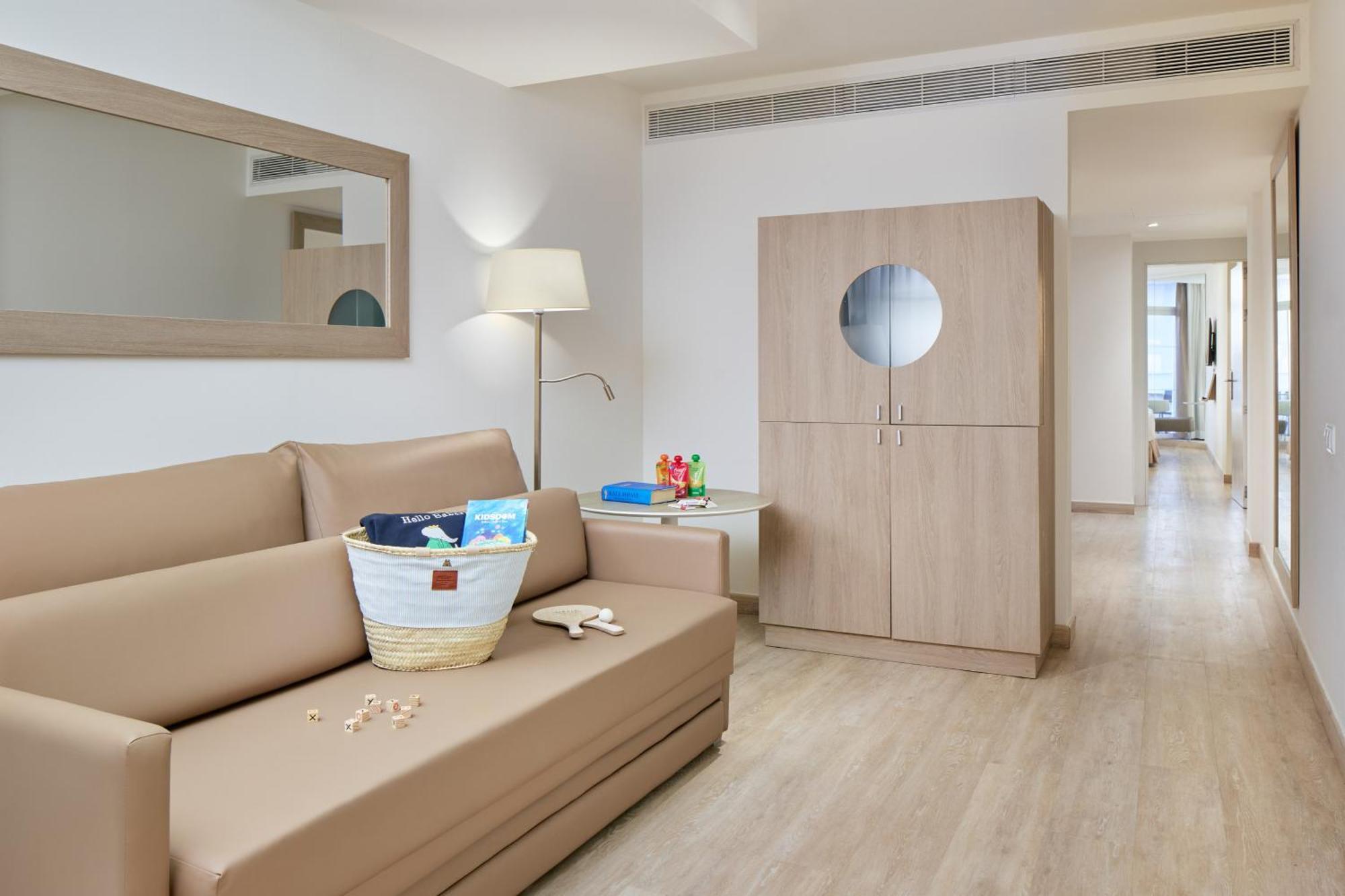 Melia Cala Galdana Hotel Cala Galdana  Exterior foto Family room